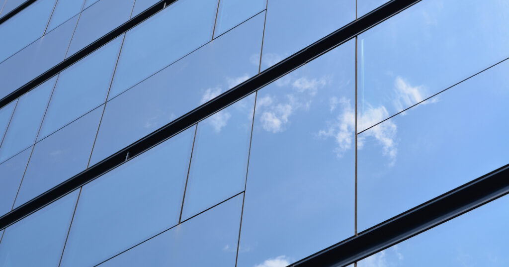 fachada de vidro em Montes Claros