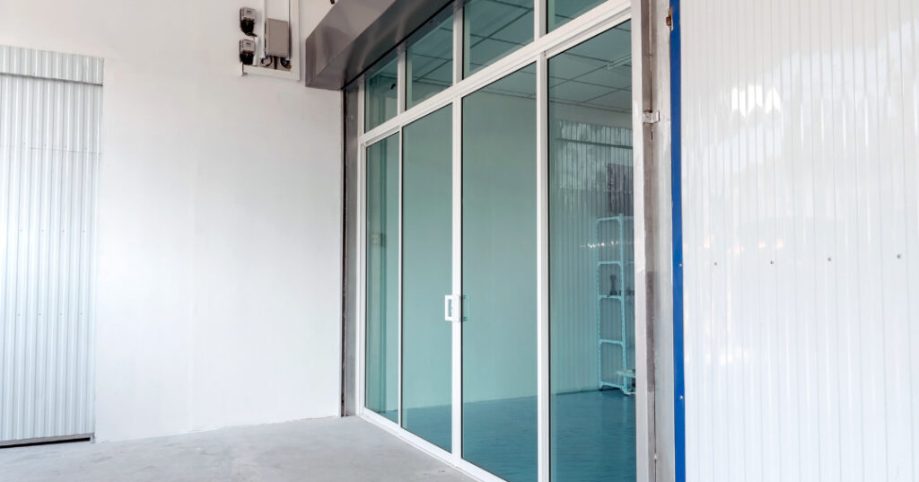 portas em vidro em montes claros